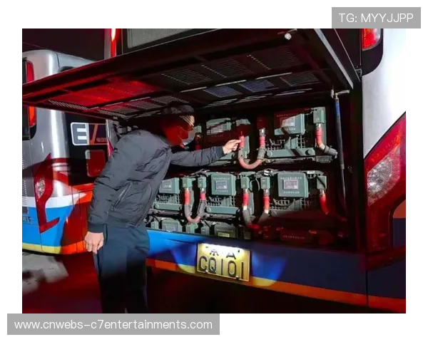 英超赛程寒潮应急预案:场地加热系统升级与比赛延期标准 英超赛程寒潮应急预案:场地加热系统升级与比赛延期标准